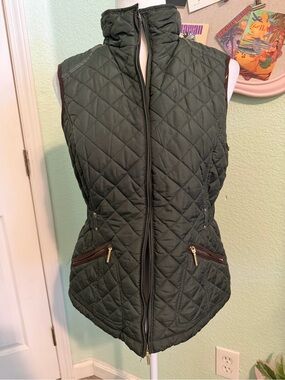 Weatherproof Quilted Sleeveless Vest in Dark Green